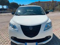 Usata Lancia Ypsilon 69 CV (50 kW) 2014 Bianco Utilitaria