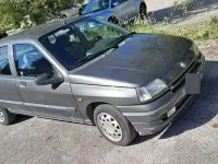 Usata Renault Clio 54 CV (39 kW) 1994 Grigio Utilitaria