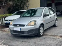 Usata Ford Fiesta Titanium 75 CV (55 kW) 2006 Grigio Utilitaria