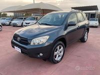 Usata Toyota RAV4 Luxury 136 CV (100 kW) 2007 Grigio SUV