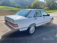 Usata Mercedes 190 72 CV (52 kW) 1985 Bianco Berlina