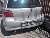 Usata Toyota Yaris 87 CV (63 kW) 2005 Grigio Utilitaria