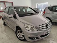 Usata Mercedes B200 Premium 140 CV (102 kW) 2011 Argento Monovolume