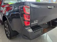 Nuova Isuzu D-Max 164 CV (120 kW) 2026 Obsidian gray mica Pick-up