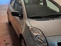 Usata Toyota Yaris 2008 Grigio Utilitaria