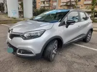 Usado Renault Captur Zen 90 CV (66 kW) 2017 Gris SUV
