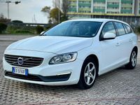 Usata Volvo V60 115 CV (84 kW) 2015 Bianco Station wagon
