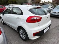 Usata Kia Rio 83 CV (61 kW) 2017 Bianco Berlina