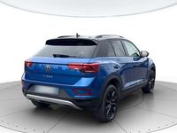 Usata VW T-Roc Style 110 CV (80 kW) 2023 Blu tetto nero SUV