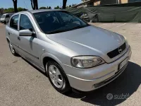 Usata Opel Astra Club 101 CV (74 kW) 2000 Grigio Berlina