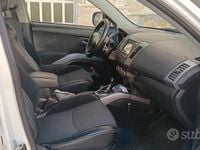 Usata Mitsubishi Outlander 156 CV (114 kW) 2010 Bianco SUV