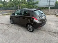 Usata Lancia Ypsilon Gold 95 CV (69 kW) 2012 Marrone Utilitaria