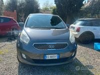 Usata Kia Venga 90 CV (66 kW) 2010 Grigio Utilitaria