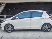 Usata Toyota Yaris Active 90 CV (66 kW) 2012 Bianco Utilitaria