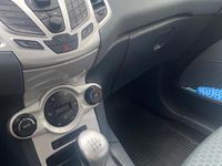 Usata Ford Fiesta Titanium 70 CV (51 kW) 2010 Grigio Utilitaria