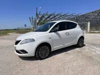 Usata Lancia Ypsilon Silver 69 CV (50 kW) 2016 Bianco Utilitaria