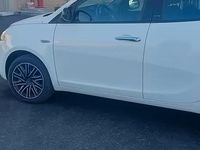 Usata Lancia Ypsilon 69 CV (50 kW) 2021 Bianco Utilitaria