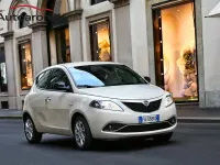 Usata Lancia Ypsilon 69 CV (50 kW) 2016 Grigio argento met. Utilitaria