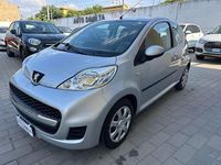 Usata Peugeot 107 68 CV (50 kW) 2009 Argento Utilitaria