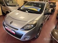 Usata Renault Clio II Dynamique 75 CV (55 kW) 2011 Grigio Berlina