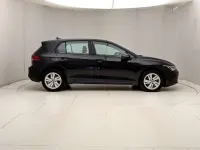 Usata VW Golf VIII Life 116 CV (85 kW) 2022 Grigio Berlina