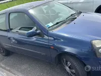 Brugt Renault Clio II 75 HK (55 kW) 2002 Blå Sedan