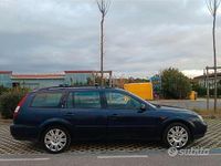 Usata Ford Mondeo 130 CV (95 kW) 2002 Blu Station wagon