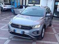 Usata VW T-Roc Life 110 CV (80 kW) 2022 Argento SUV
