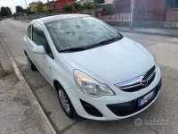 Usata Opel Corsa 75 CV (55 kW) 2011 Bianco Utilitaria