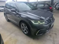 Usata VW Tiguan R-line 150 CV (110 kW) 2022 Grigio pietra SUV