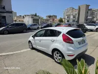 Usata Ford Fiesta Titanium 70 CV (51 kW) 2012 Bianco Berlina