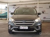 Usata Ford Kuga 120 CV (88 kW) 2017 Grigio SUV
