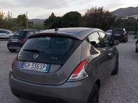 Usata Lancia Ypsilon Silver 69 CV (50 kW) 2022 Grigio Utilitaria