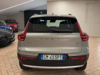 Usata Volvo XC40 129 CV (94 kW) 2023 Silver dawn met SUV