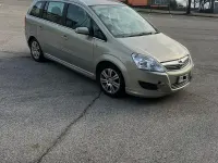 Usata Opel Zafira 2008 Grigio Monovolume