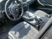 Usata BMW 318 150 CV (110 kW) 2016 Nero Station wagon