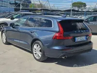 Usata Volvo V60 Business Edition 197 CV (144 kW) 2021 Nero Station wagon