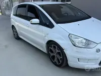 Usata Ford S-MAX Titanium 140 CV (102 kW) 2007 Bianco Monovolume