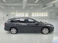 Usata VW Golf VIII Life 116 CV (85 kW) 2022 Grigio Station wagon