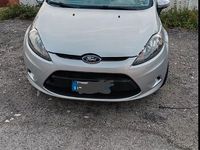 Usata Ford Fiesta 96 CV (70 kW) 2011 Grigio Berlina