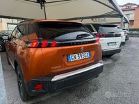 Usata Peugeot 2008 Allure 101 CV (74 kW) 2023 Arancione SUV