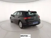 Usata VW Golf VIII Life 150 CV (110 kW) 2025 Nero metallizzato Berlina