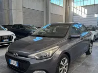 Usata Hyundai i20 Comfort 75 CV (55 kW) 2017 Grigio Berlina
