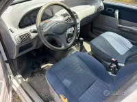 Usata Fiat Punto 63 CV (46 kW) 1996 Bianco Berlina
