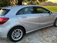 Usata Mercedes A200 156 CV (114 kW) 2017 Grigio Berlina