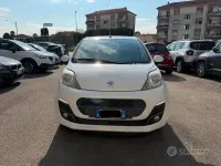 Usata Peugeot 107 Urban Move 68 CV (50 kW) 2012 Bianco Utilitaria