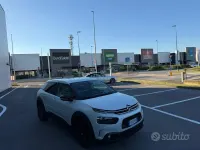 Begagnad Citroën C4 Shine 102 HK (75 kW) 2018 Vit Sedan