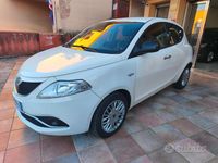Usata Lancia Ypsilon 69 CV (50 kW) 2016 Bianco Utilitaria