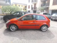Usata Ford Fiesta 75 CV (55 kW) 2006 Rosso Utilitaria