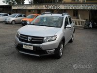Käytetty Dacia Sandero Stepway 90 HP (66 kW) 2016 Harmaa Sedan